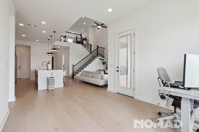 Building Photo - Spacious 5BR House in Buda