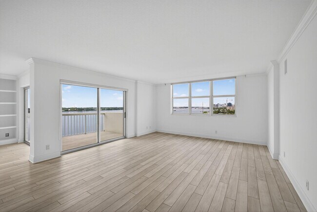 Building Photo - 2600 N Flagler Dr