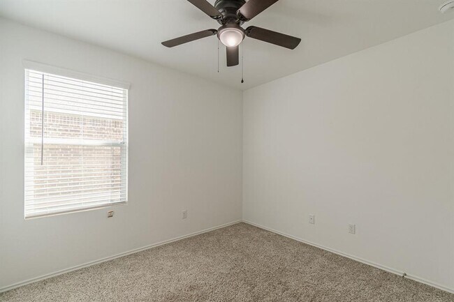 Building Photo - 341 Escondido Cir