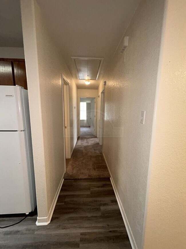 Building Photo - 2204 Wright Way