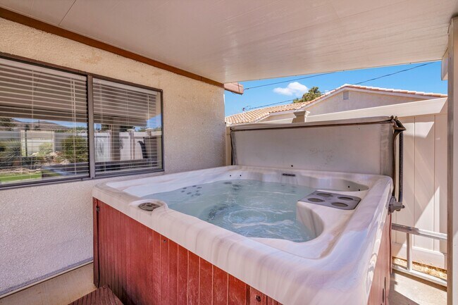 Building Photo - 57815 Desert Gold Dr
