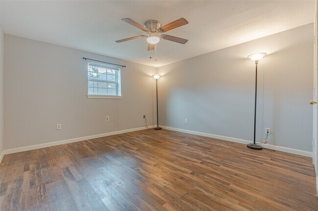 Building Photo - 4206 Walker St