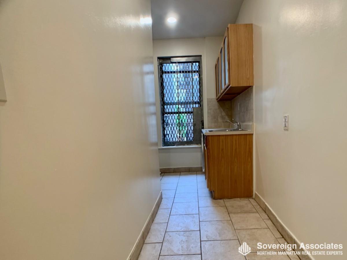 Building Photo - 3133 Broadway