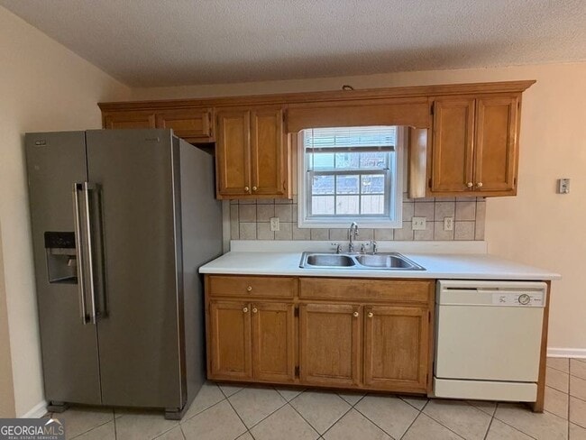 Building Photo - 414 Saddle Shoal Trail