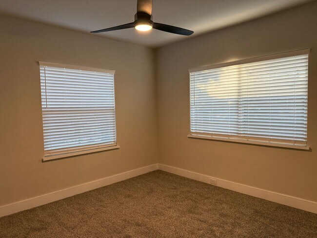 Building Photo - 509 Sierra Blvd