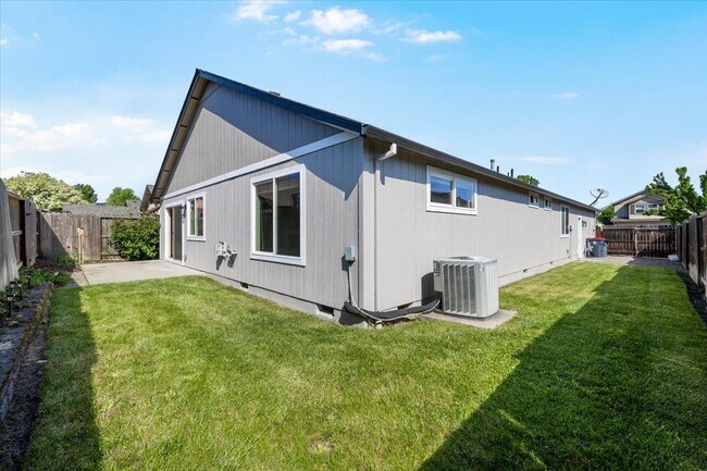 Building Photo - 1041 Compton Way