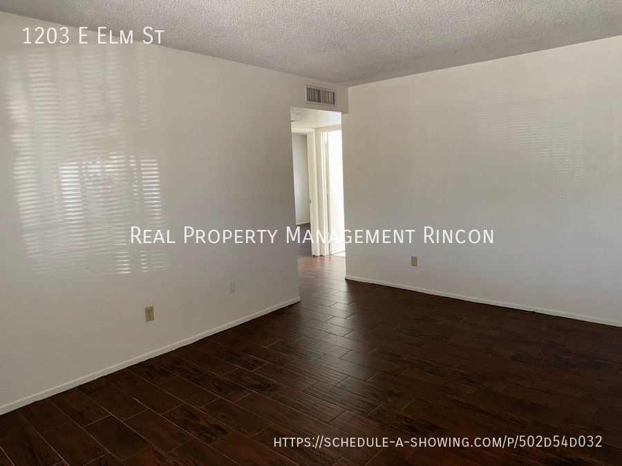 Building Photo - 1203 E Elm St