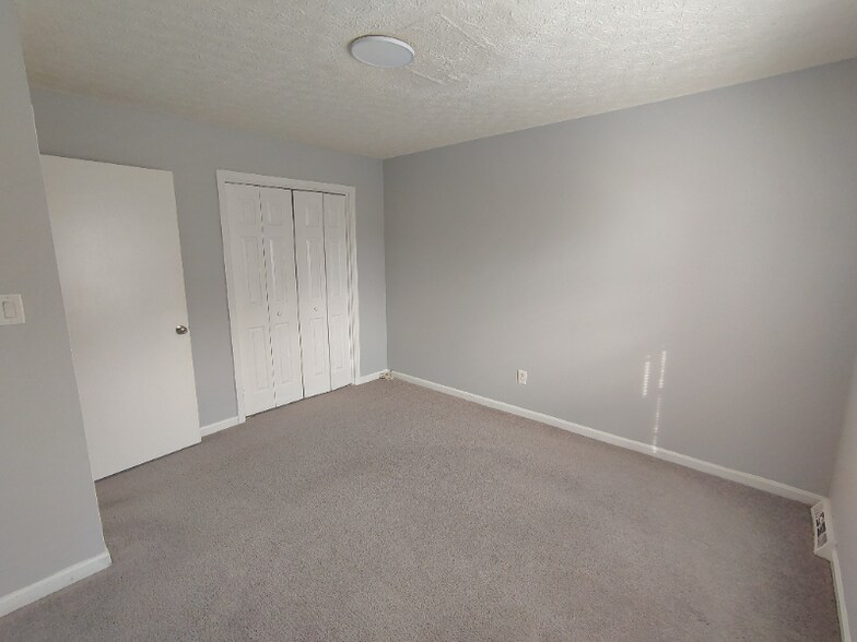 Building Photo - 16 Duiguid Dr