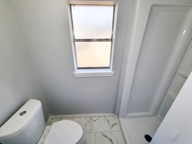 Building Photo - 2024 Stones throw Dr