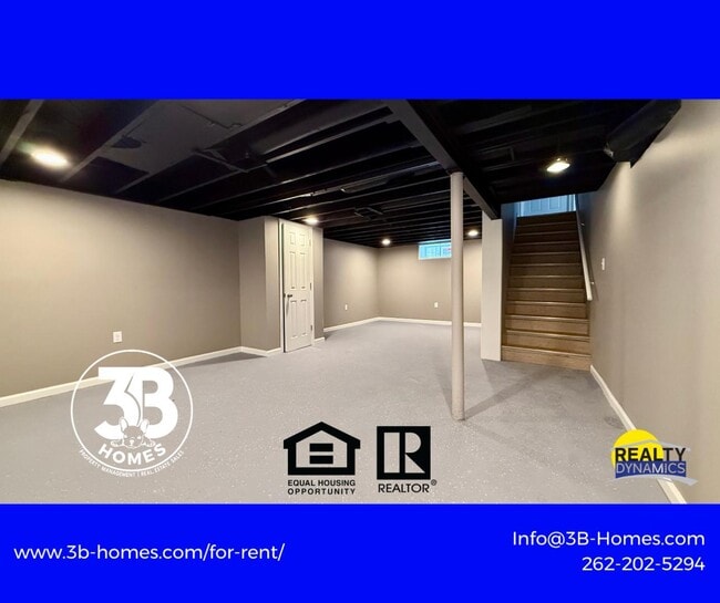 Building Photo - 4924 N 22nd St