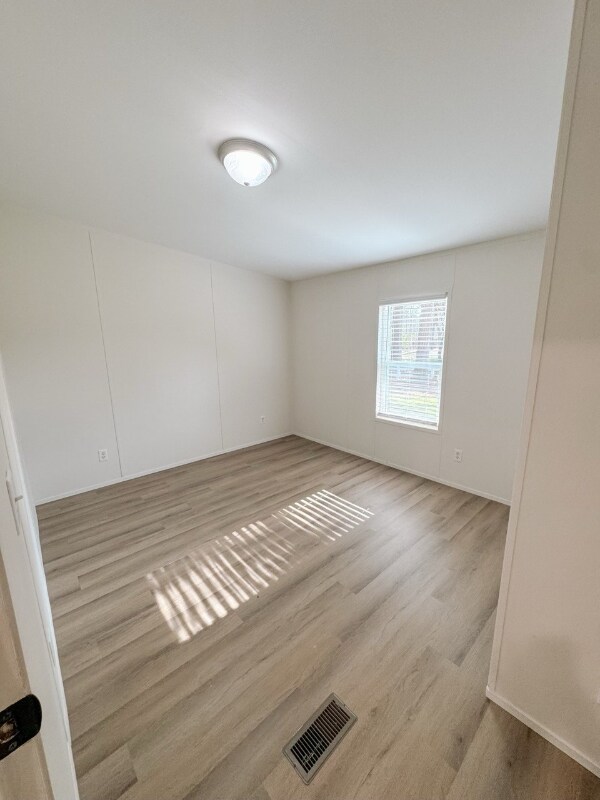 Building Photo - 512 Rock Creek Rd