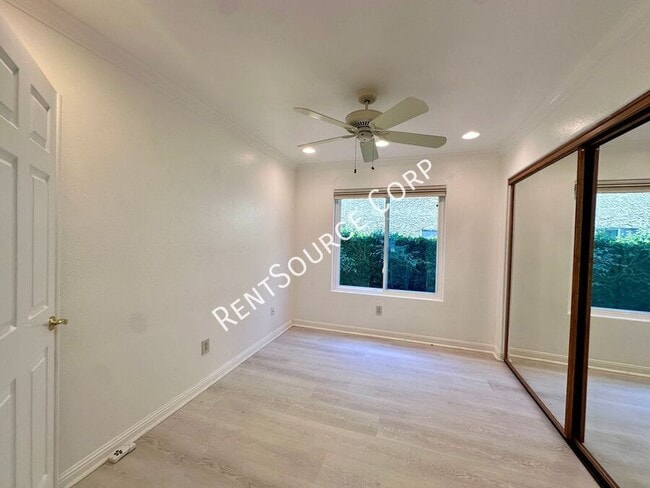 Building Photo - 25341 Irving Ln