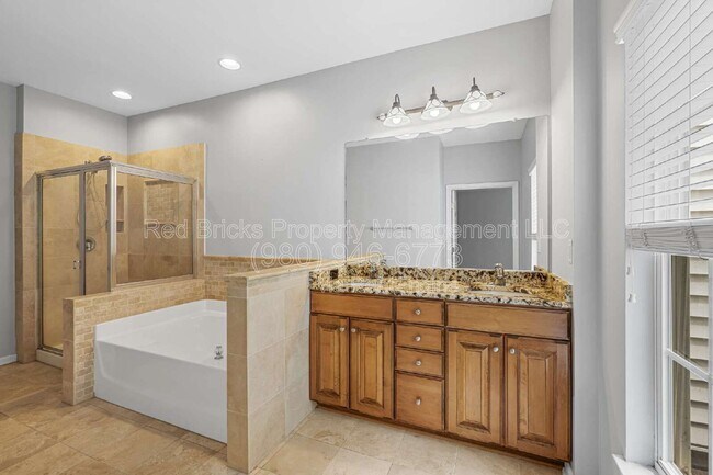 Building Photo - 9425 Shumacher Ave NW