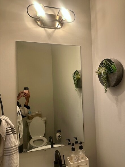 Building Photo - 7333 Althorp Way