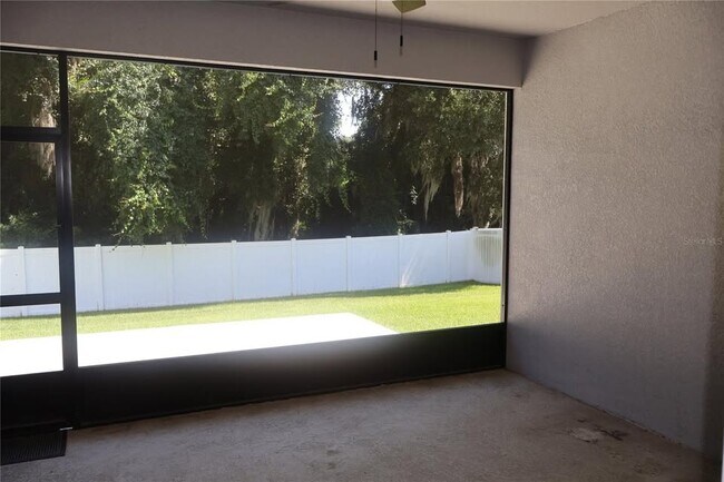Building Photo - 5033 SW 56th St