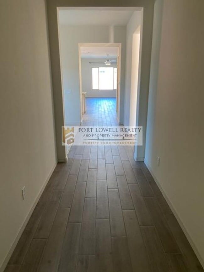 Building Photo - Luxury Living in Oro Valley $2600.