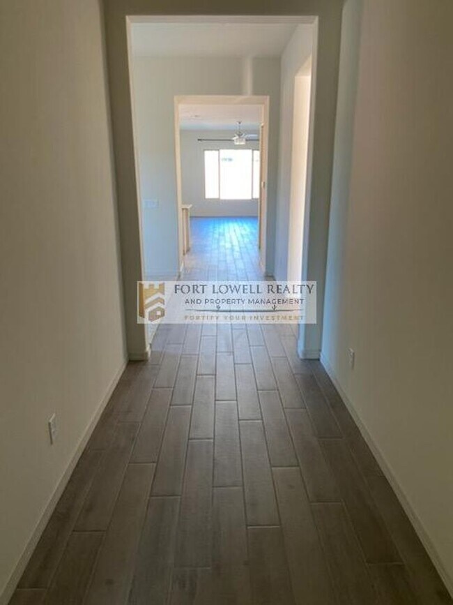 Building Photo - Luxury Living in Oro Valley $2750.