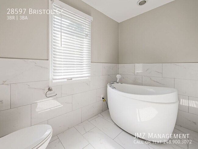 Building Photo - 28597 Bristol Ct