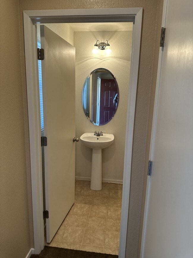 Building Photo - Stockton 4 Bedroom 2.5 Bathroom Home.