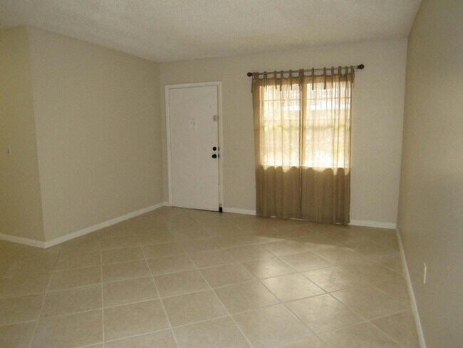 Building Photo - 2302 Sunrise Blvd