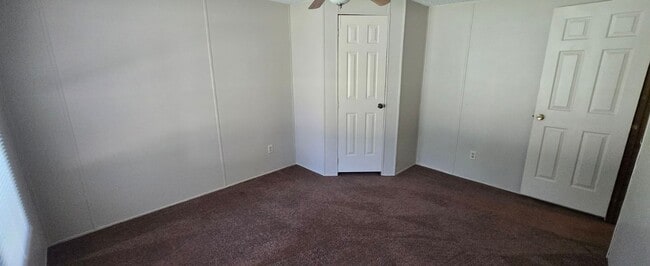 Building Photo - 400 Reneau St