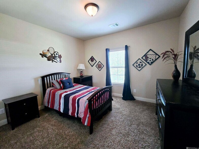 Building Photo - 18258 River Landing Dr