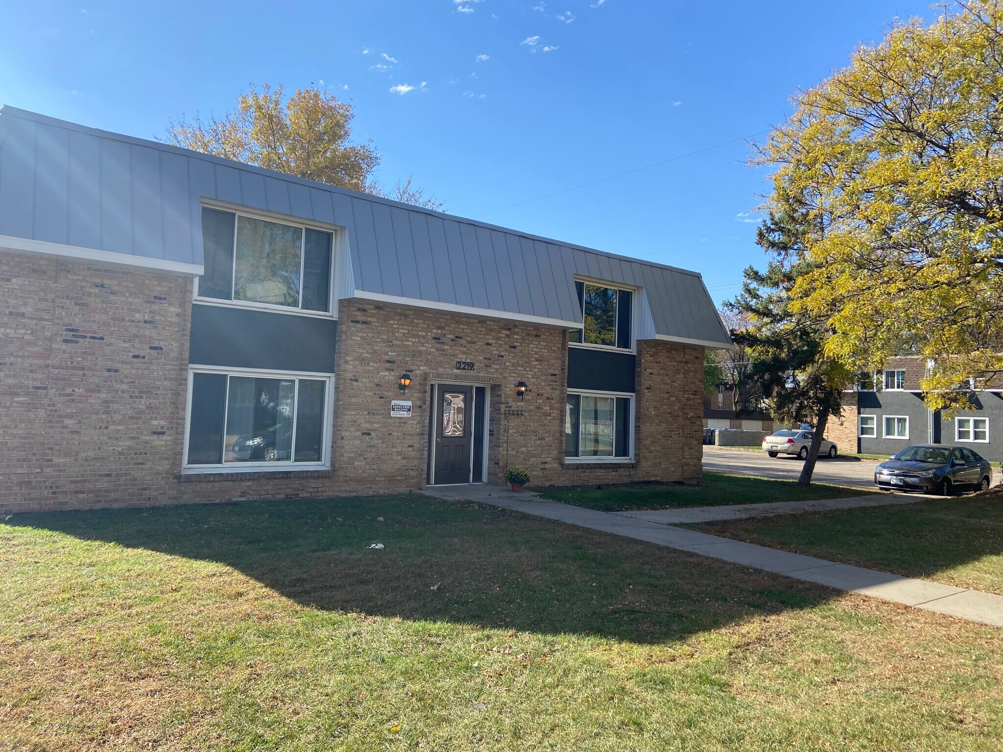 Building Photo - 2219 Marwood Dr