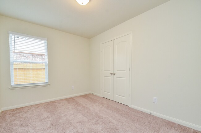 Building Photo - 329 Killam County Dr