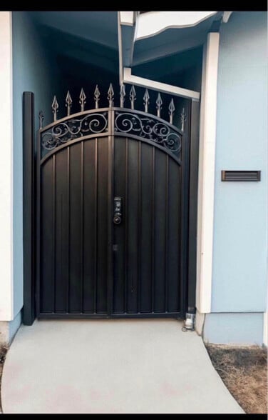 Building Photo - 3478 Esperanza Dr