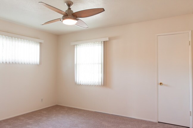 Building Photo - 8823 E Greenwood Ave