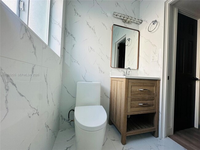 Building Photo - 3052 SW 6th St