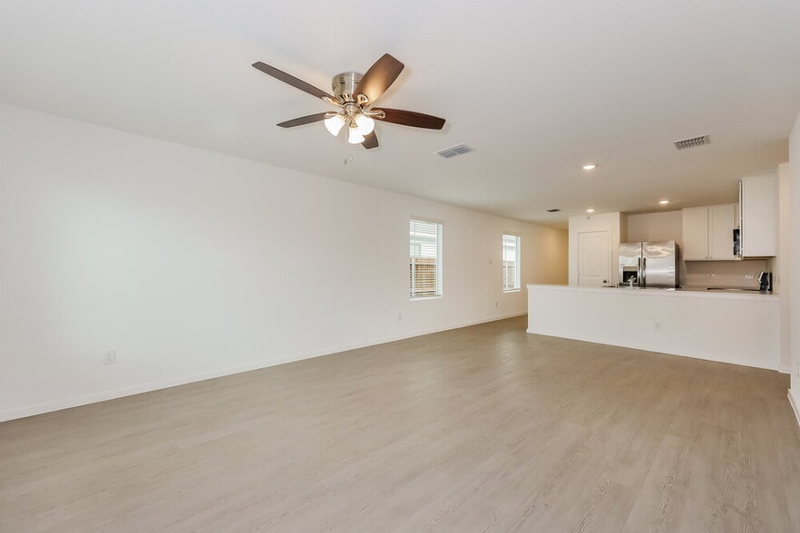 Building Photo - 1219 Maple St