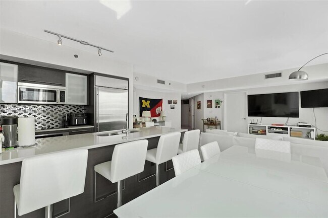 Building Photo - 55 SE 6th St