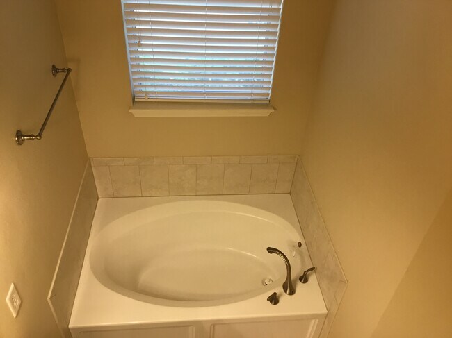 Building Photo - 3786 Ringneck Dr