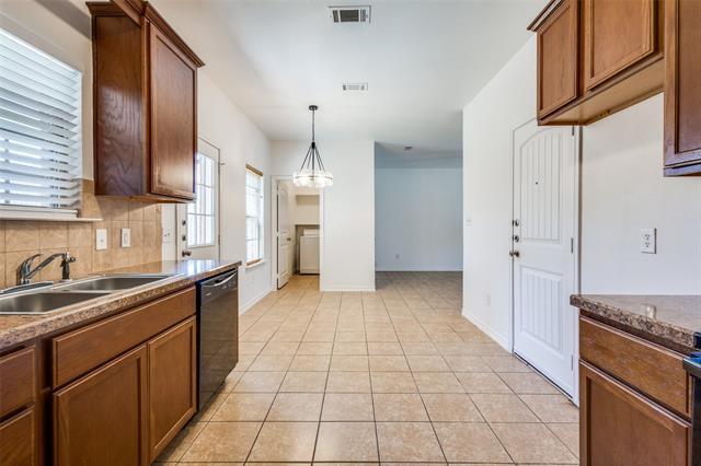 Building Photo - 1001 E College St