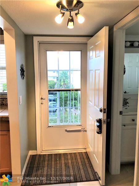 Building Photo - 2515 NE 1st Ct