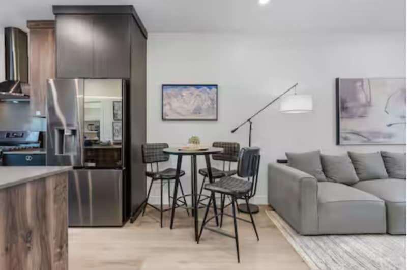 Building Photo - 772 W 300 N