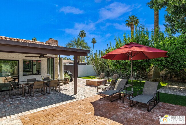 Building Photo - 1347 Primavera Dr S