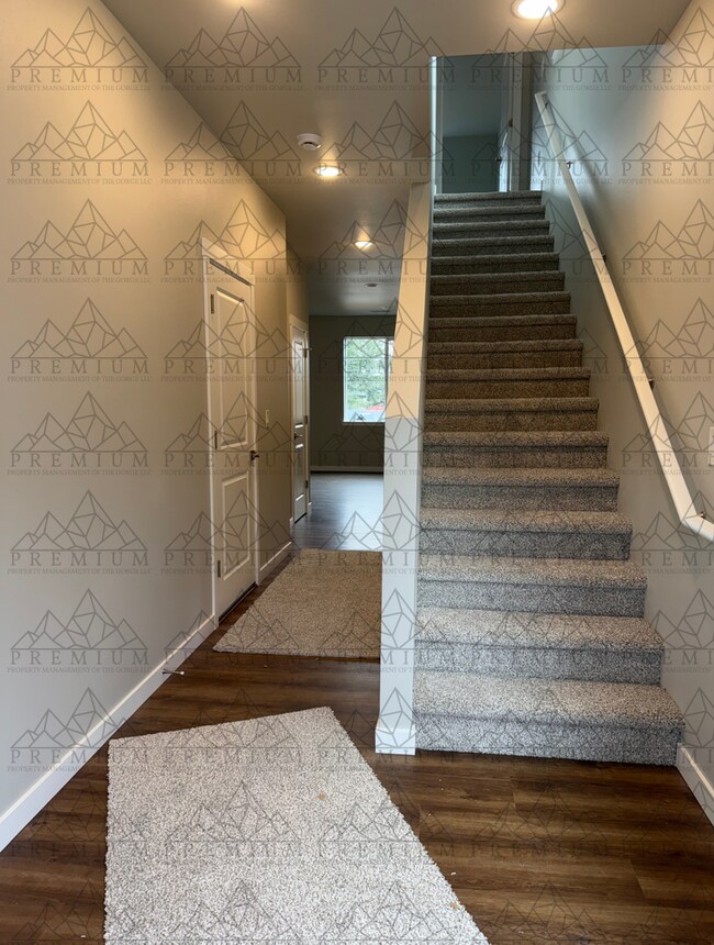 Building Photo - 3 BED 2.5 BATH NEW BUILD!