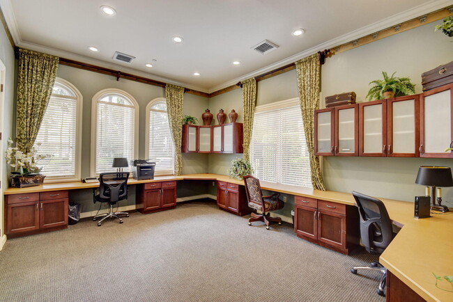 Building Photo - 3421 Tuscany Way