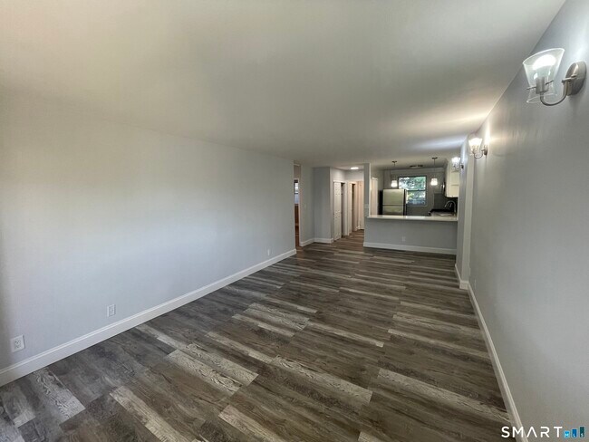 Building Photo - 91 Strawberry Hill Ave