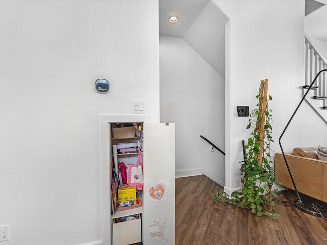 Building Photo - 3421 Gillespie St