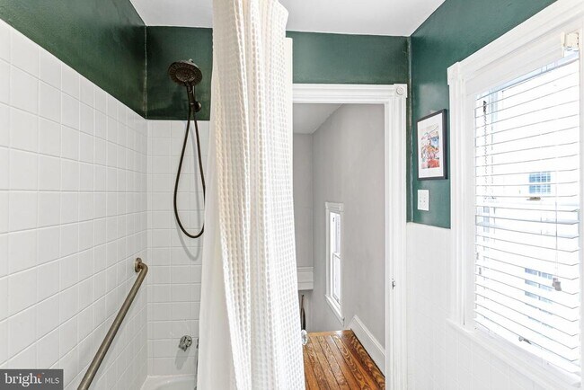 Building Photo - 7717 Flourtown Ave