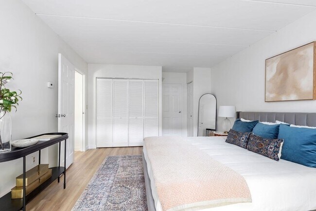 Building Photo - 100 Boatswains Wy