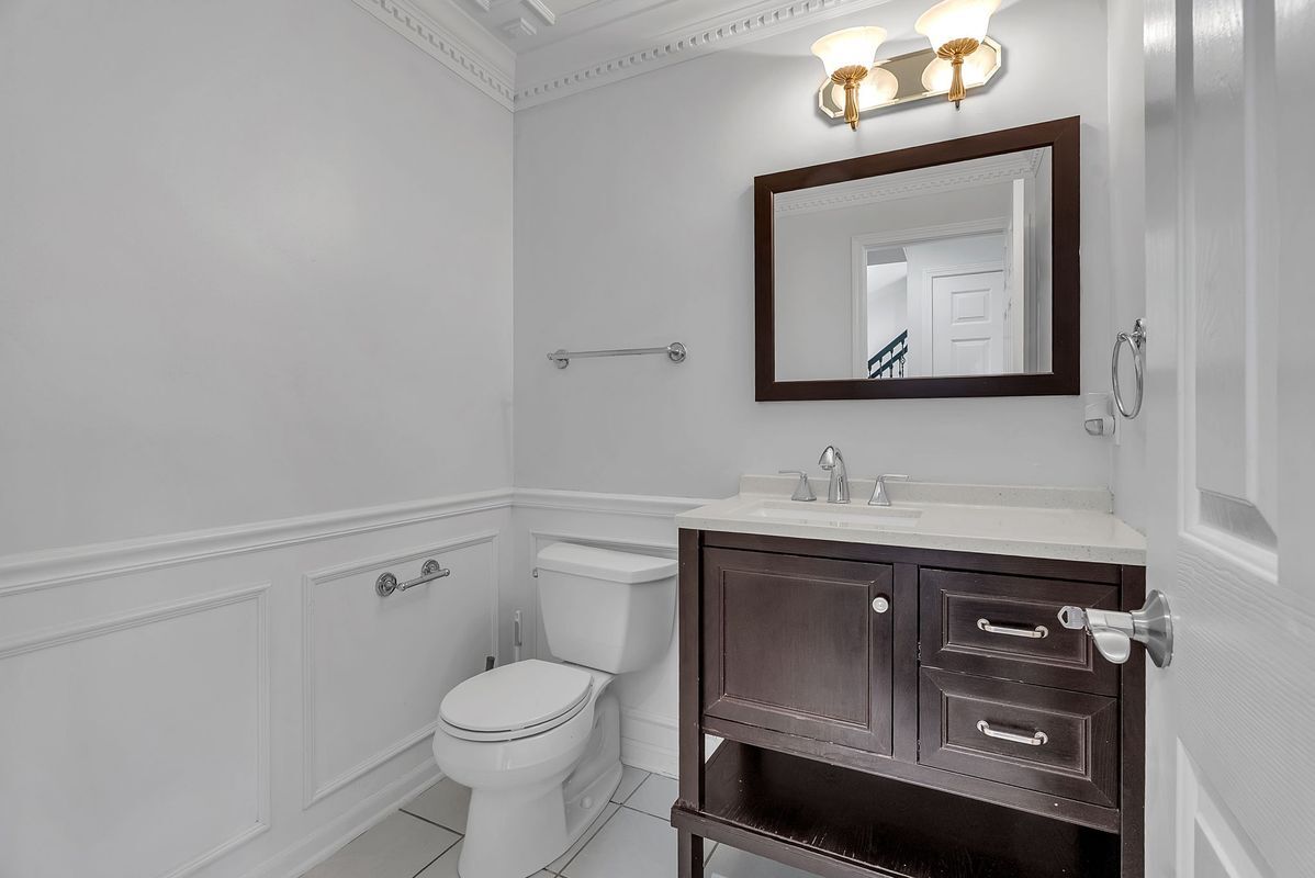 Building Photo - 4521 Links Ct