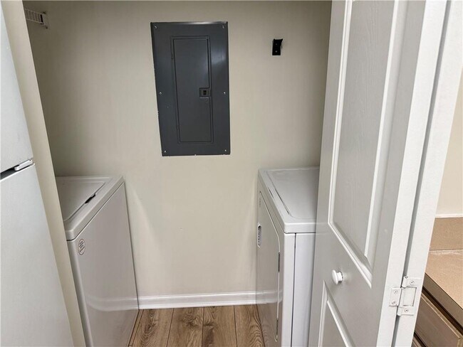 Building Photo - 1704 Frederica Rd