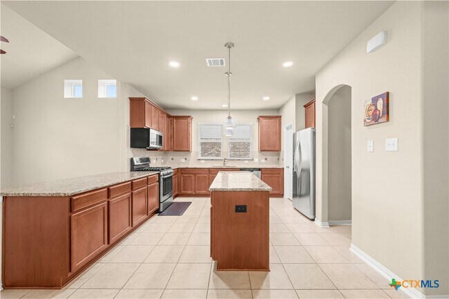 Building Photo - 625 Palmilla St