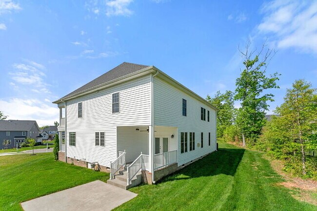 Building Photo - Spacious 5 Bedroom Home in Rountrey (Newmarket Section) – 3,555 Sq Ft – $4,350/mo