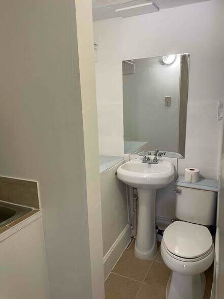 Building Photo - 3131 W 16th Ave