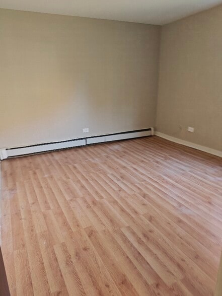 Building Photo - 2208 W Nichols Rd